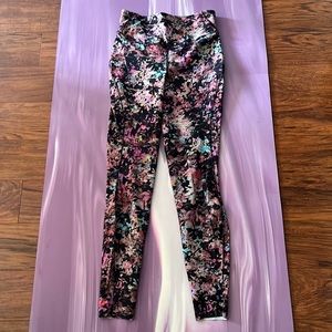 Lululemon Size 6 workout pants